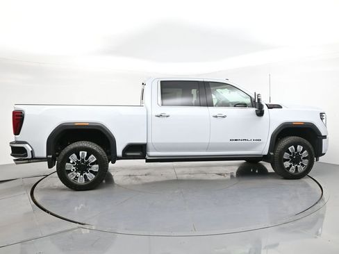 New 2026 GMC Sierra 3500 Denali w/ Denali Reserve Package image 4