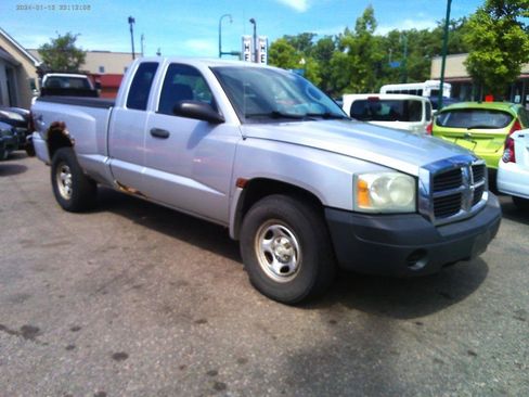 Used 2005 Dodge Dakota ST AWD/4WD image 1