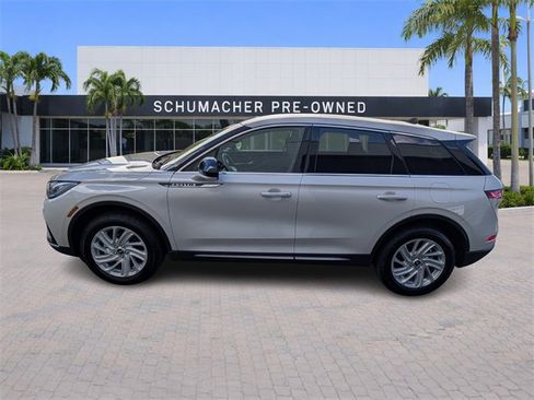 Used 2023 Lincoln Corsair FWD w/ Towing Package image 4