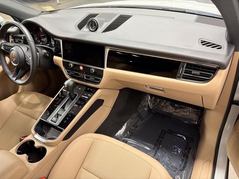 Certified 2026 Porsche Macan AWD/4WD image 15