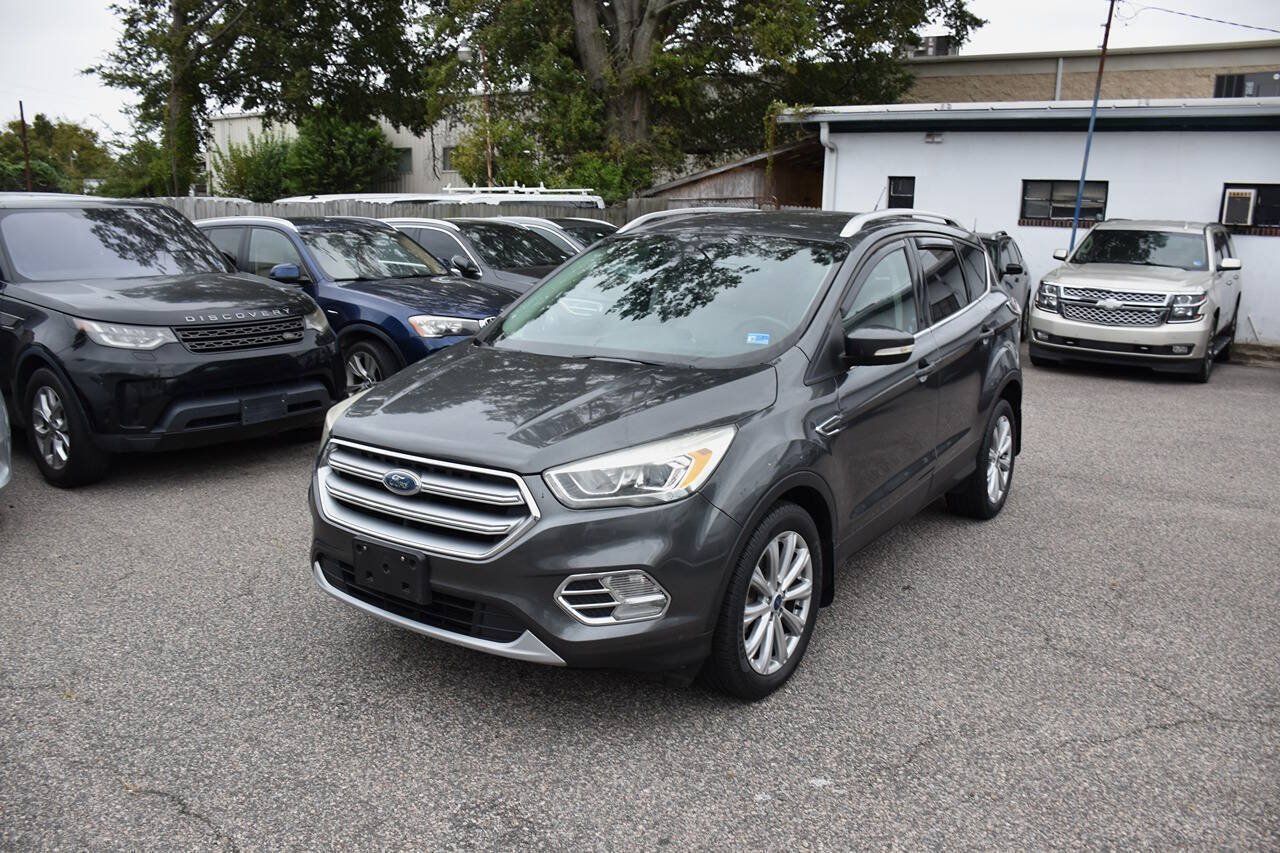 Used 2017 Ford Escape Titanium FWD image 1