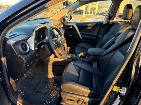 Used 2017 Toyota RAV4 Limited image 6