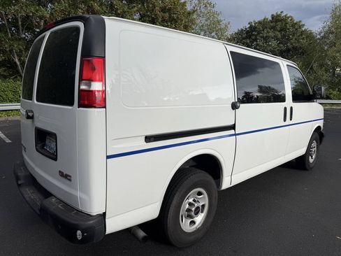 Used 2016 GMC Savana 3500 RWD image 6