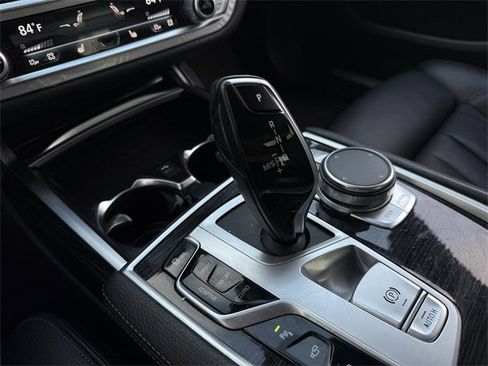 Used 2021 BMW 740i w/ M Sport Package image 19