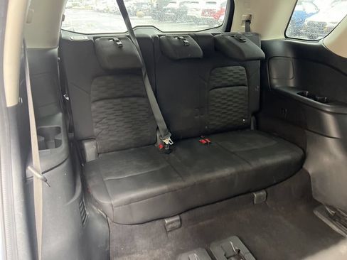 Used 2022 Nissan Pathfinder SV AWD/4WD image 24