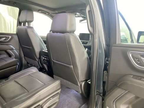 Used 2021 Chevrolet Tahoe Z71 w/ Z71 Signature Package AWD/4WD image 32