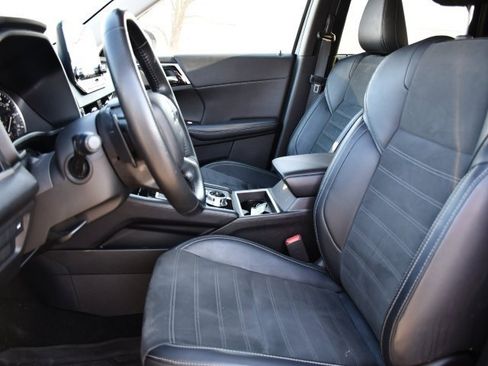 Used 2024 Mitsubishi Outlander SE image 12