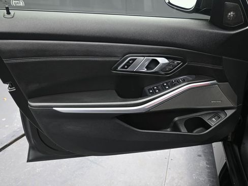 Used 2021 BMW M3 image 13