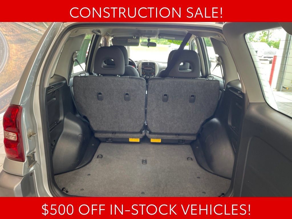Used 2004 Toyota RAV4 4WD image 13