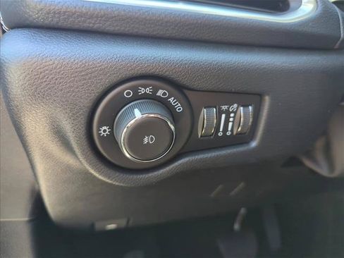 New 2026 Chrysler Pacifica Limited FWD image 16