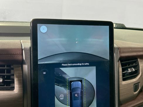 Used 2022 Ford Expedition Max Limited image 14