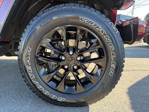 Used 2021 Jeep Wrangler Unlimited Sahara image 12