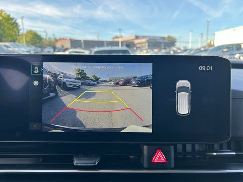 Used 2026 Kia Carnival FWD image 21