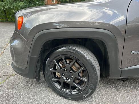 Used 2019 Jeep Renegade Altitude w/ Quick Order Package 2XM FWD image 3