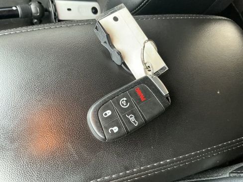 Used 2021 Jeep Grand Cherokee Laredo X image 52