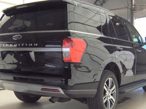 Used 2024 Ford Expedition XLT AWD/4WD image 2