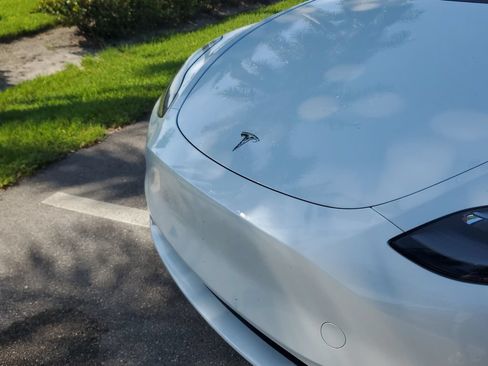 Used 2024 Tesla Model Y Long Range RWD image 9