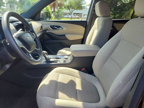 Certified 2023 Chevrolet Traverse LS FWD image 17