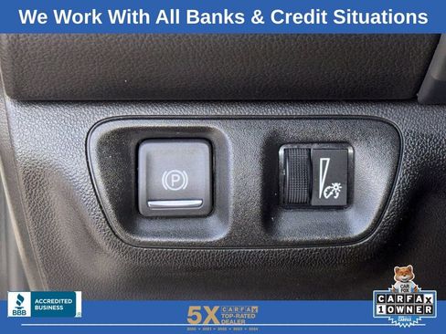 Used 2023 GMC Acadia SLT image 24