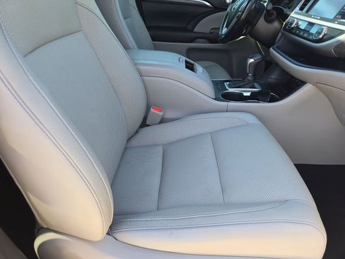 Used 2018 Toyota Highlander Limited Platinum AWD/4WD image 22