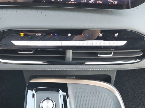 New 2025 Buick Enclave Avenir w/ Trailering Package, 5000 lbs. image 14