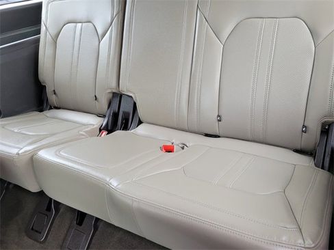 Used 2020 Ford Expedition Limited image 8