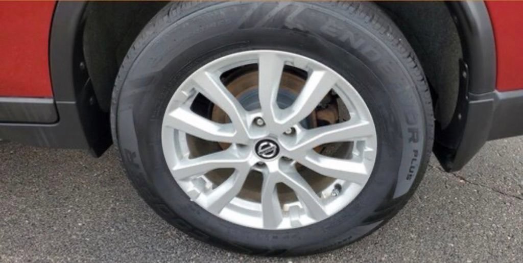Used 2018 Nissan Rogue S AWD/4WD image 13