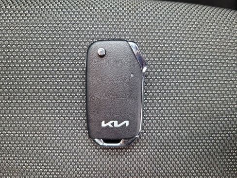 Used 2024 Kia Forte LXS w/ LXS Technology Package FWD image 32