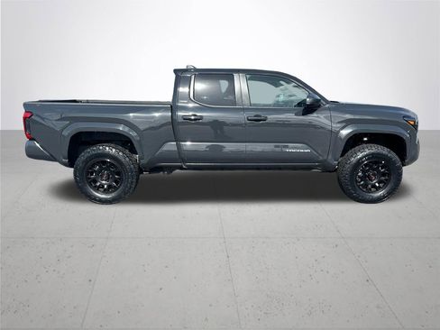 Used 2025 Toyota Tacoma SR5 image 6
