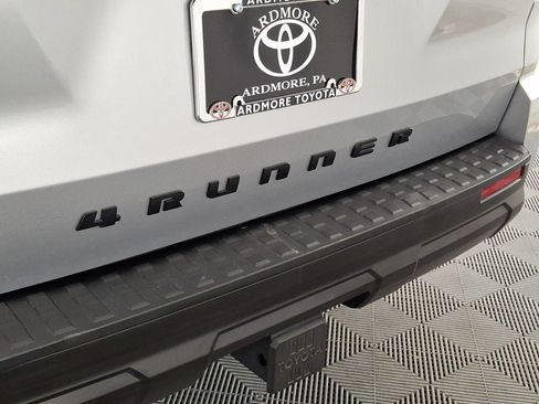 Certified 2025 Toyota 4Runner SR5 AWD/4WD image 23