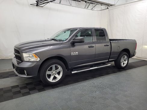 Used 2016 RAM 1500 Express RWD image 2