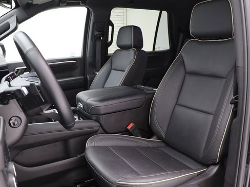 Used 2025 Chevrolet Tahoe Premier image 17