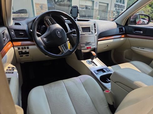 Used 2014 Subaru Outback 2.5i Limited w/ Moonroof Package AWD/4WD image 19