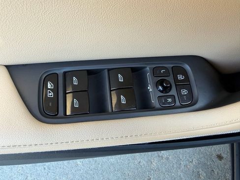 Used 2022 Polestar Polestar 2 w/ Plus Package AWD/4WD image 22