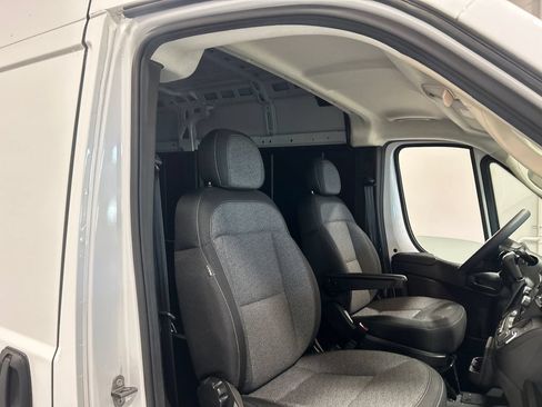 Used 2024 RAM ProMaster 2500 w/ Convenience Group FWD image 28