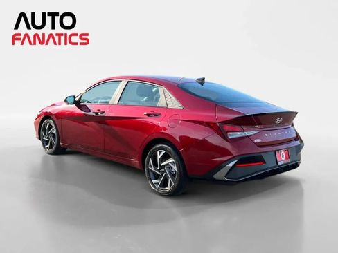 Used 2025 Hyundai Elantra Sport FWD image 3
