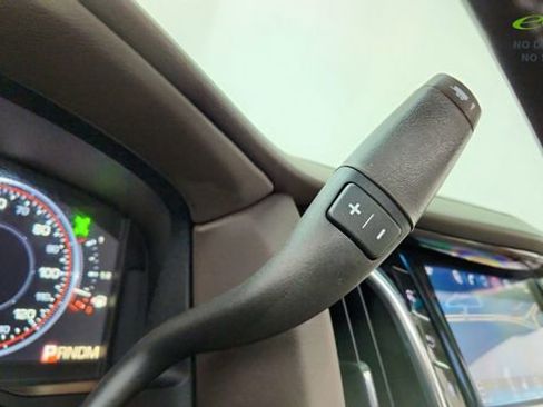 Used 2015 Cadillac Escalade Luxury RWD image 45