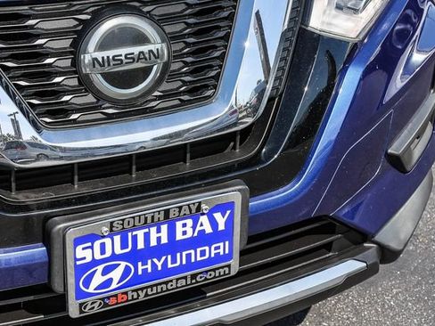 Used 2018 Nissan Rogue SV FWD image 11