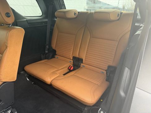 Used 2018 Land Rover Discovery HSE AWD/4WD image 23