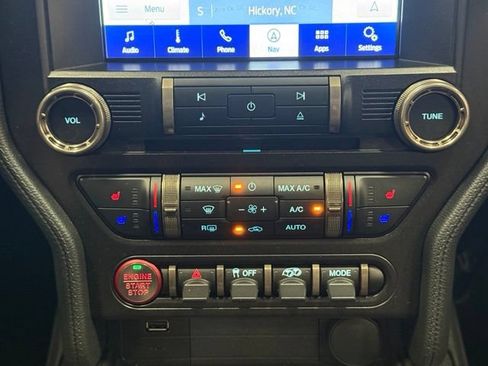 Used 2021 Ford Mustang Shelby GT500 w/ Technology Package RWD image 32