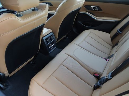 Certified 2025 BMW 330i Sedan RWD image 34