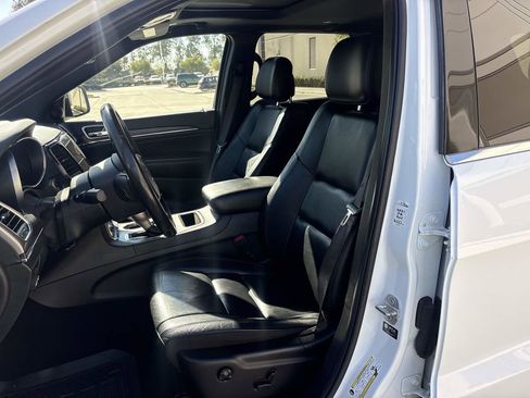 Used 2022 Jeep Grand Cherokee Limited image 19