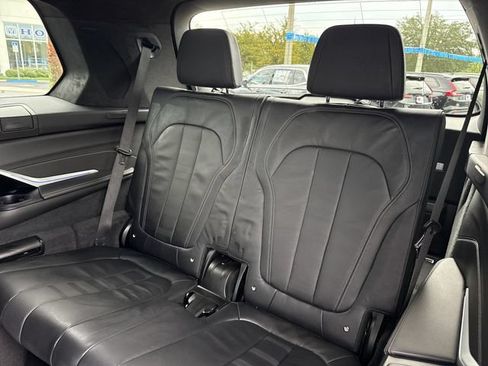Used 2022 BMW X7 xDrive40i w/ M Sport Package AWD/4WD image 25