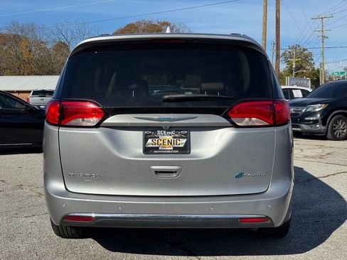 Used 2018 Chrysler Pacifica Limited w/ Advanced Safetytec Group image 4