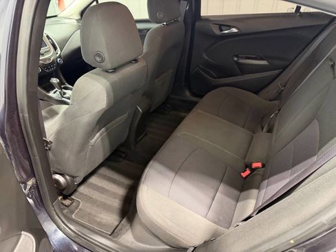Used 2016 Chevrolet Cruze LT image 8