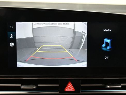 Used 2024 Hyundai Elantra SEL w/ Convenience Package image 12