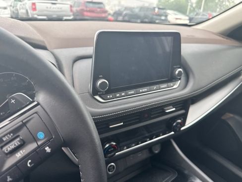 Certified 2023 Nissan Rogue SV w/ SV Premium B Package AWD/4WD image 9