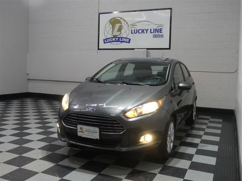 Used 2019 Ford Fiesta SE w/ Equipment Group 201A image 4