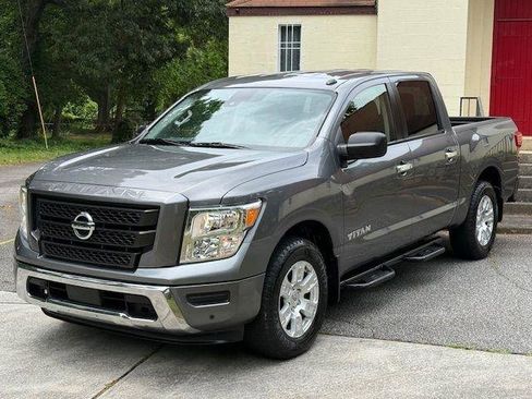 Used 2021 Nissan Titan SV w/ SV Convenience Package RWD image 12