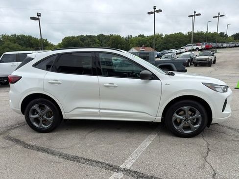 Used 2024 Ford Escape ST-Line w/ Tech Pack #1 AWD/4WD image 8